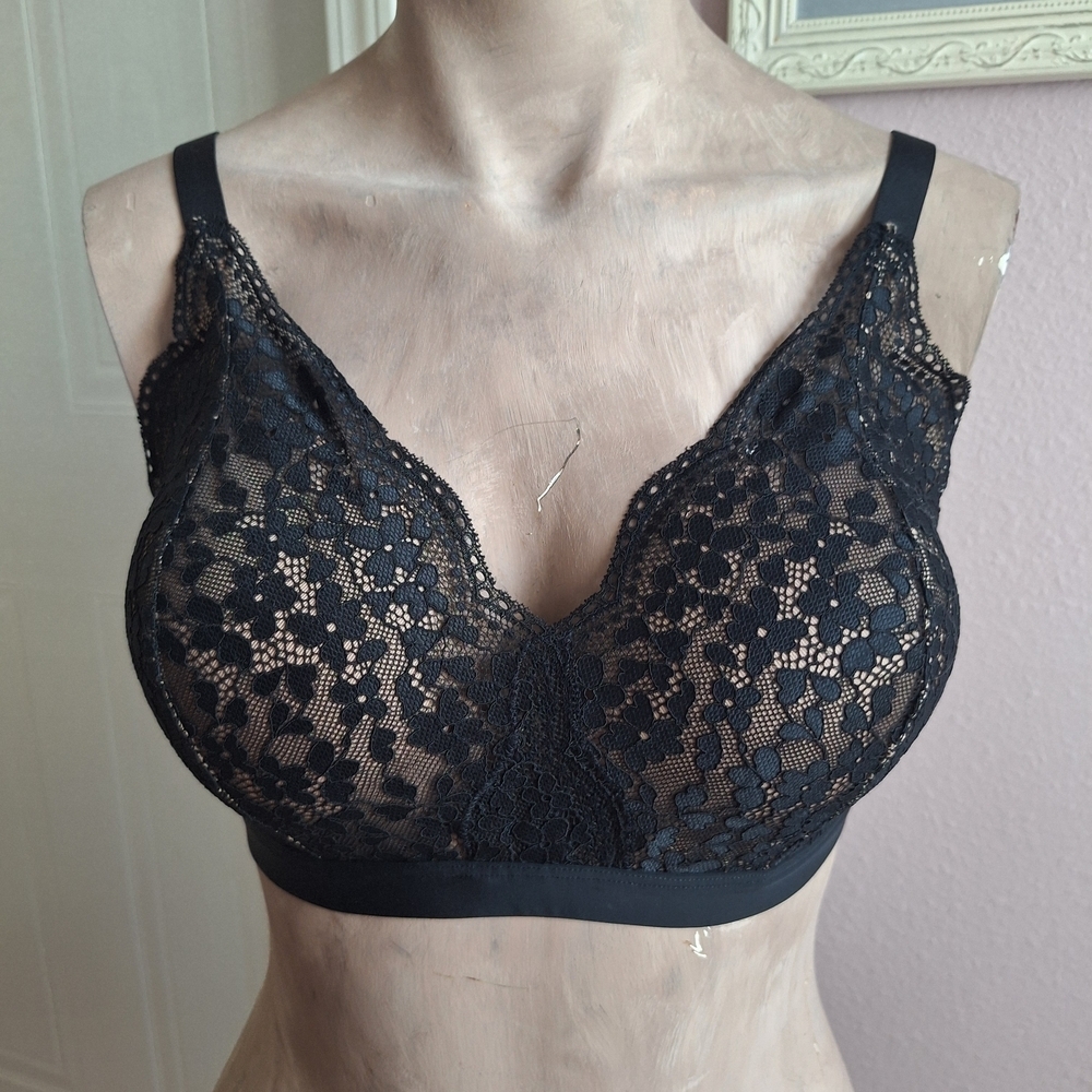 Warner's Black Floral Lace Wireless Bralette